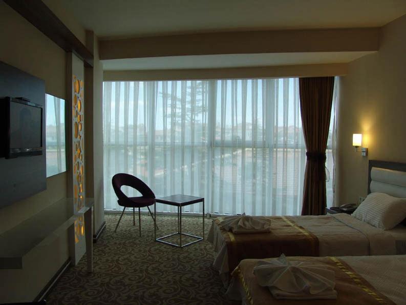 Ozpark Hotel Akşehir Rum bild