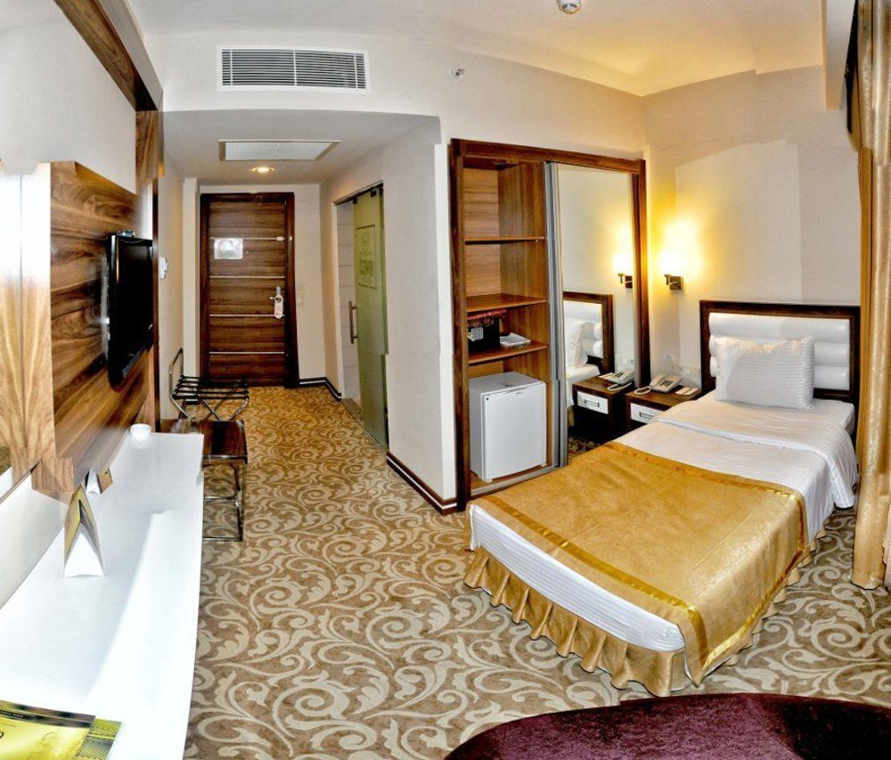 Ozpark Hotel Akşehir Exteriör bild
