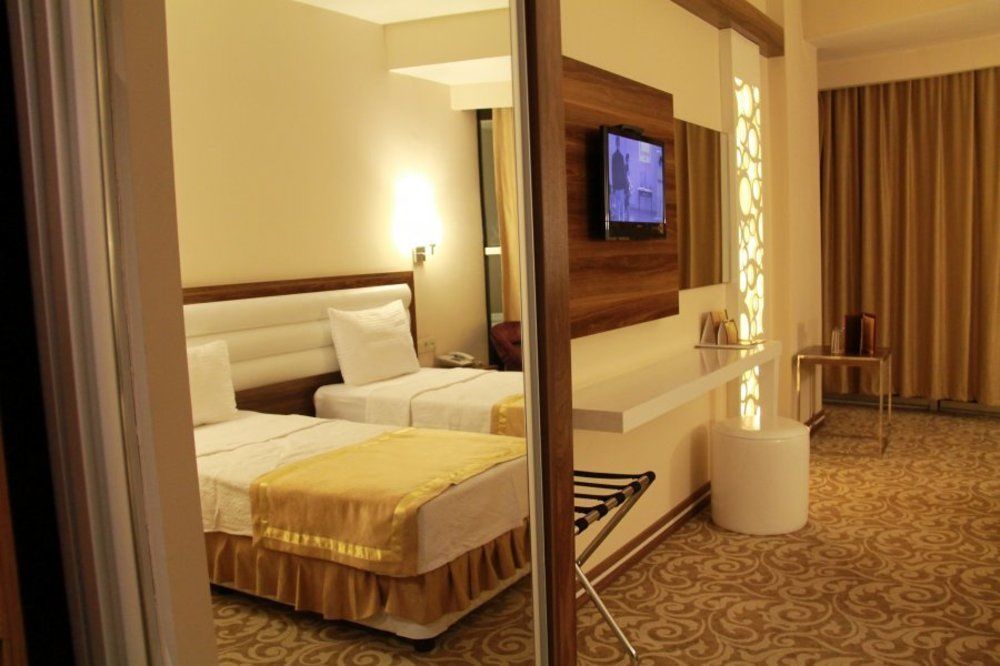 Ozpark Hotel Akşehir Exteriör bild