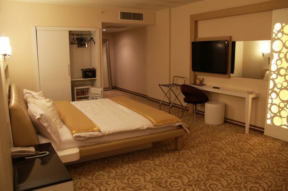 Ozpark Hotel Akşehir Exteriör bild