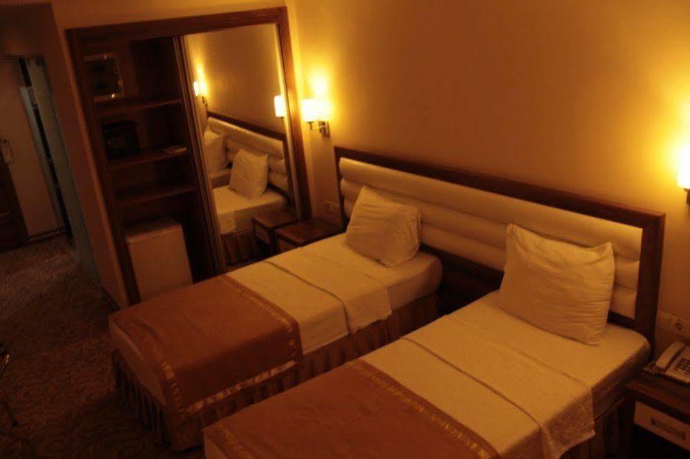 Ozpark Hotel Akşehir Exteriör bild