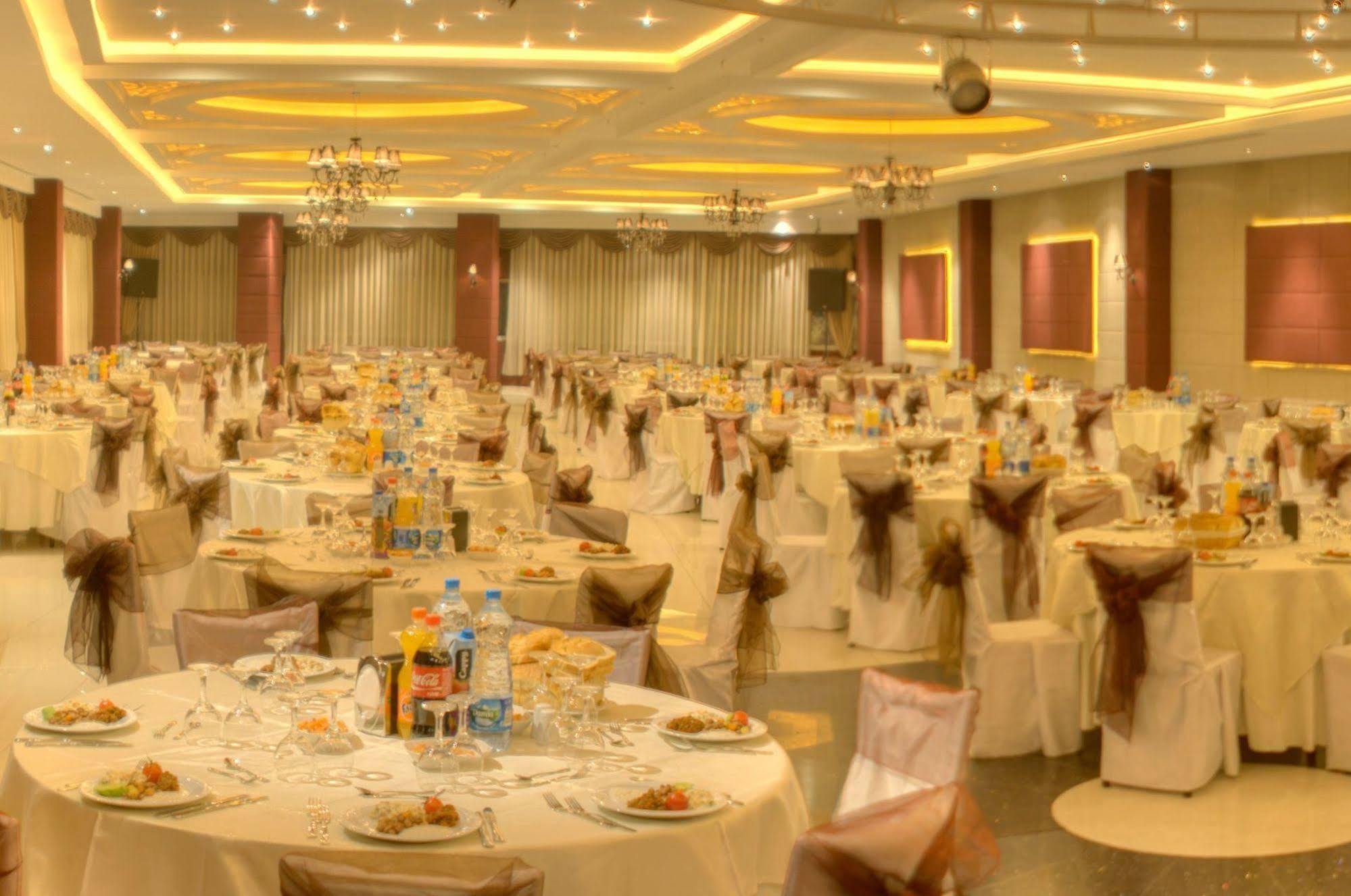 Ozpark Hotel Akşehir Exteriör bild